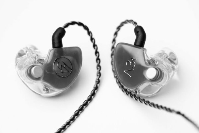 experience-ultimate-sound-with-custom-in-ear-monitors-big-0