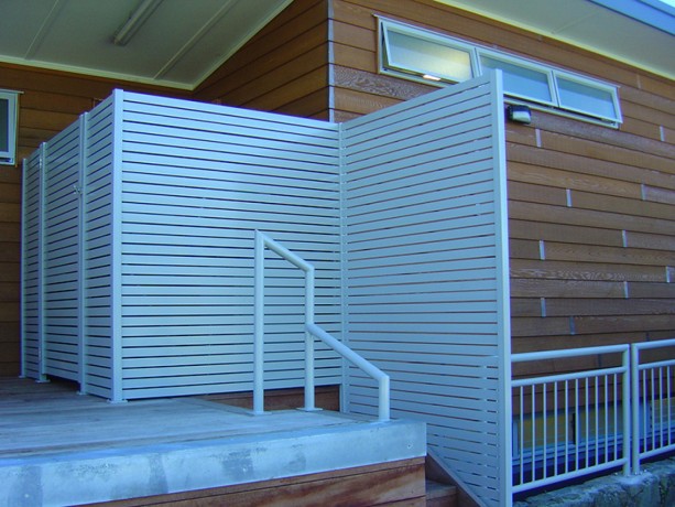 choose-euro-slat-privacy-screen-fence-from-provista-that-offers-durability-big-0