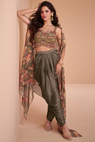 unique-indo-western-dresses-for-a-contemporary-look-like-a-diva-big-0